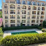 Apartament K.k Elenite Astoria 5 *